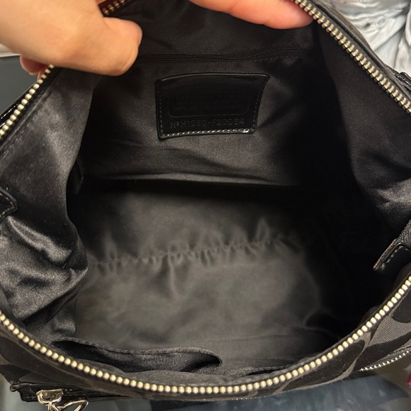 Coach Poppy in all Black - Picture 8 of 11